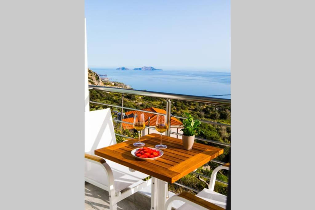 Villa Chrysi'S Ocean View Retreat à Kerames Extérieur photo